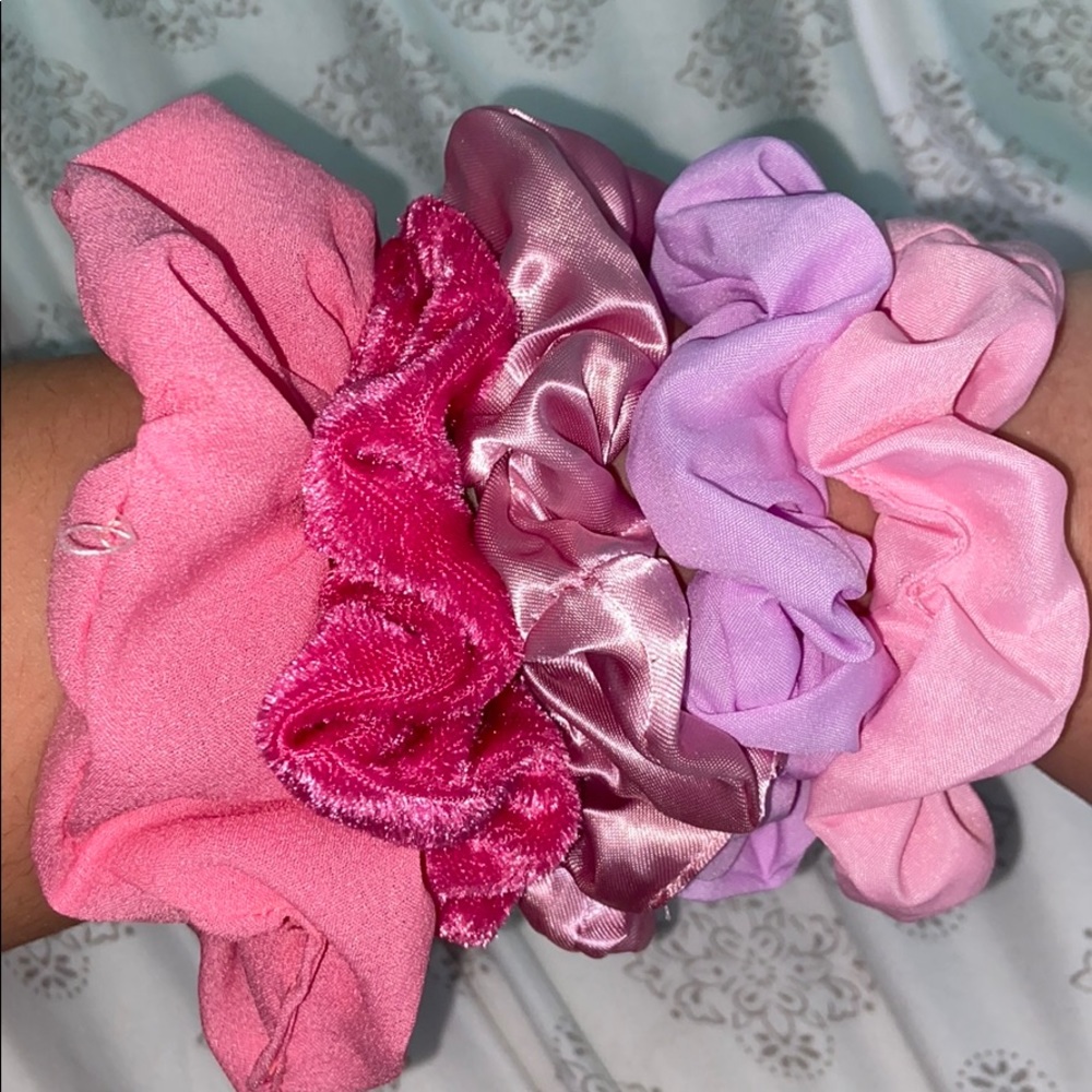 bundle of 5 scrunchies